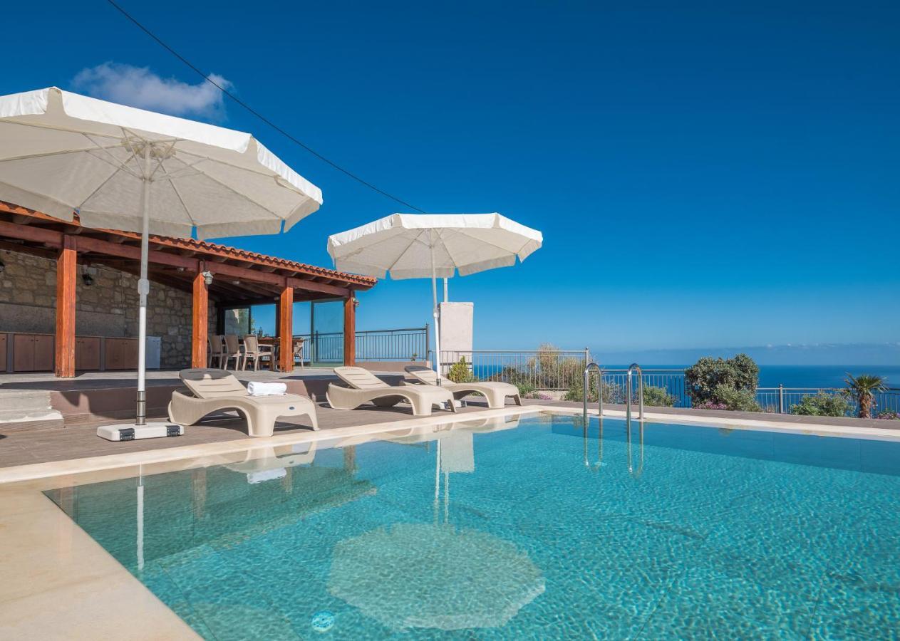 Villa Eolos 利加里亚 外观 照片
